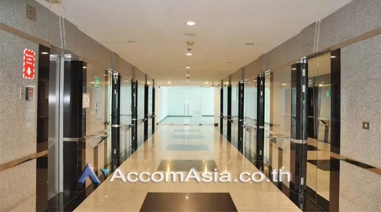 8  Office Space For Rent in Pattanakarn ,Bangkok ARL Ramkhamhaeng at UM Tower AA11779